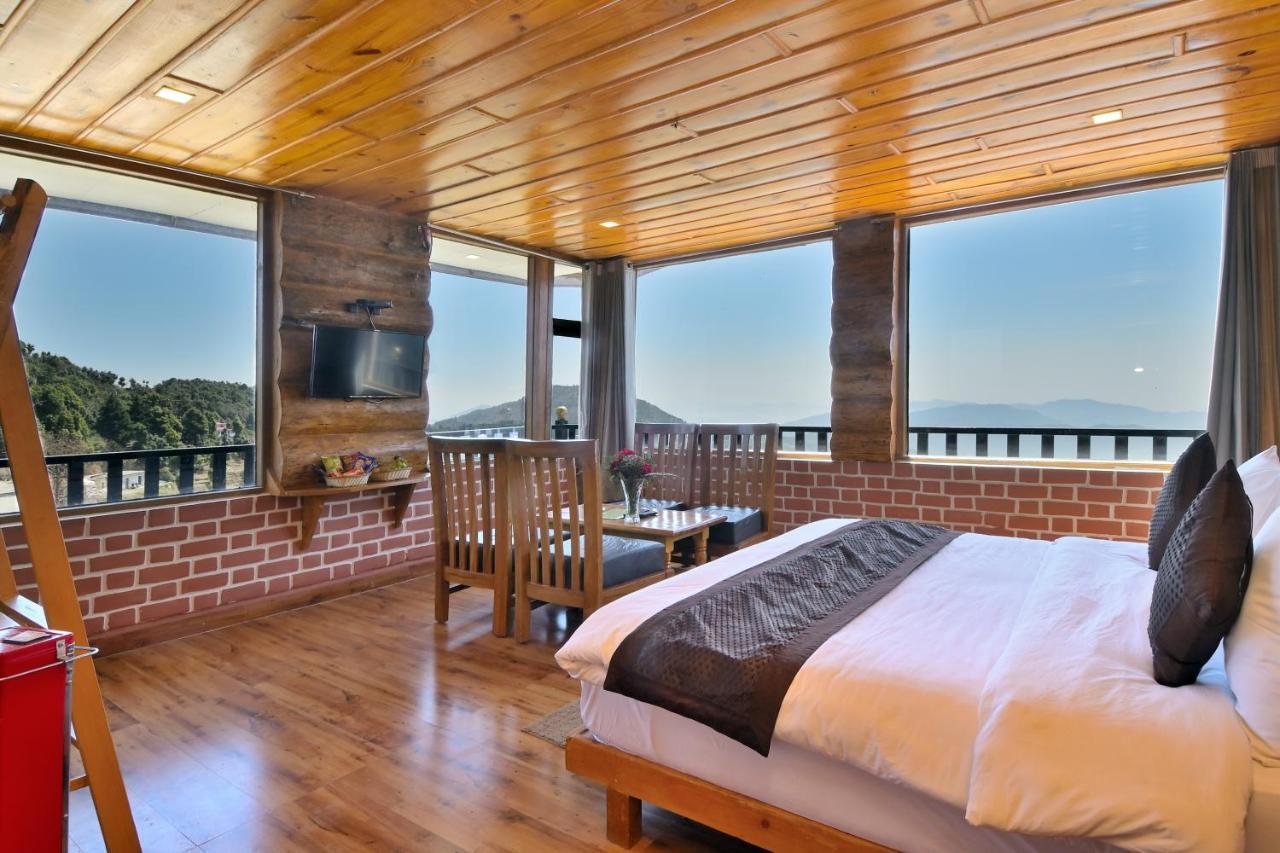 Hotel La Riqueza #mountain View # Near To Kodia Forest Jungle Saafari # 05 Mins From Adventure Activities